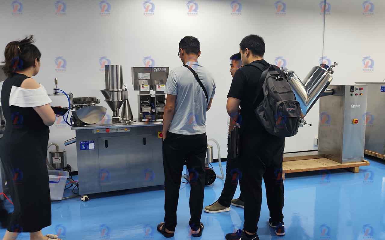 半自動膠囊機